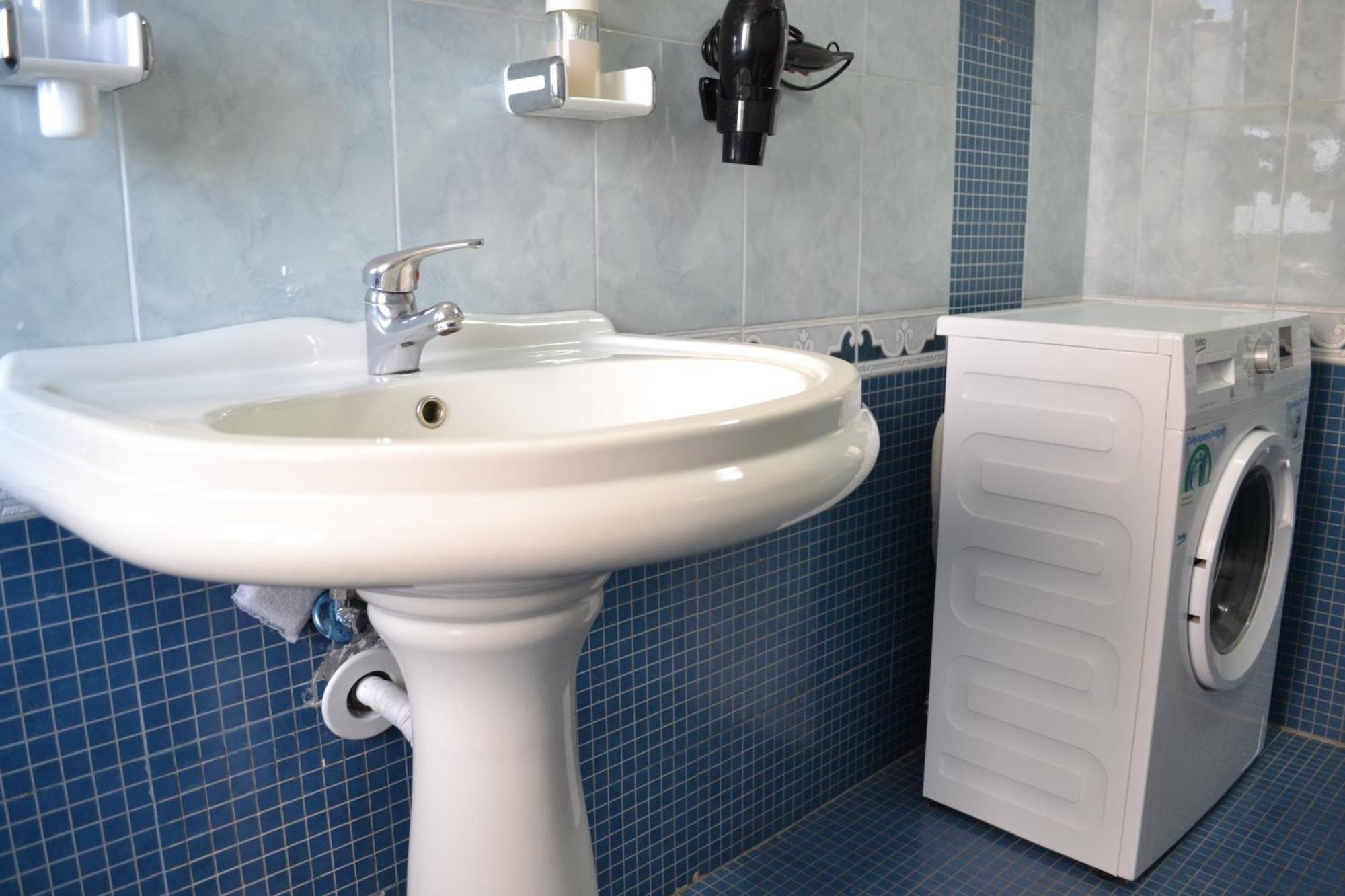 Central 5 Bedrooms Apartment Partial Seaview Vlore Luaran gambar