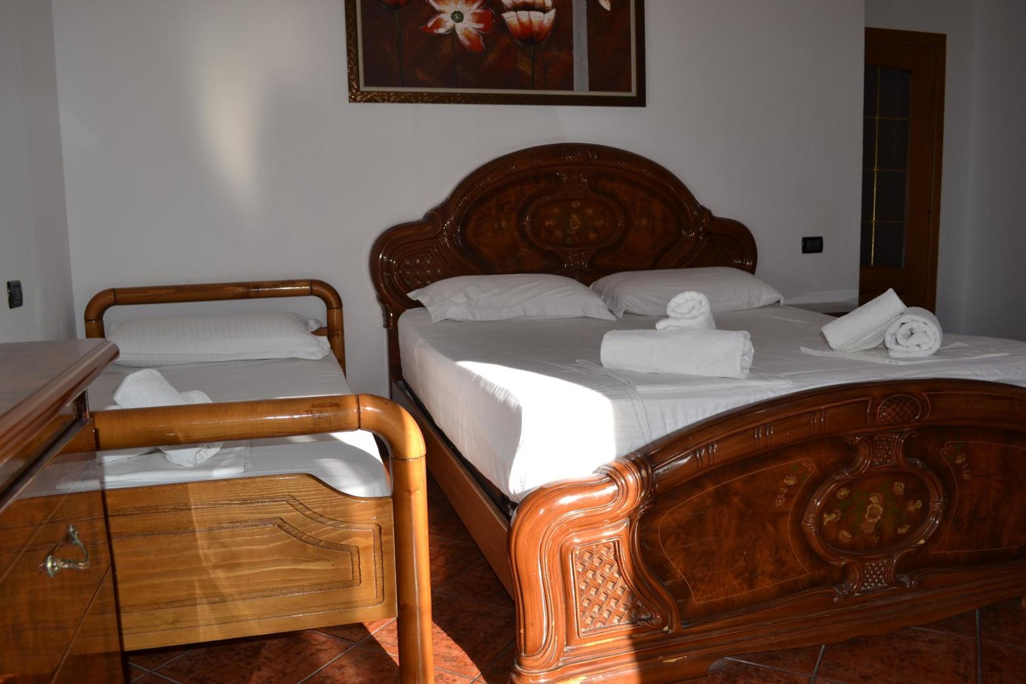 Central 5 Bedrooms Apartment Partial Seaview Vlore Luaran gambar
