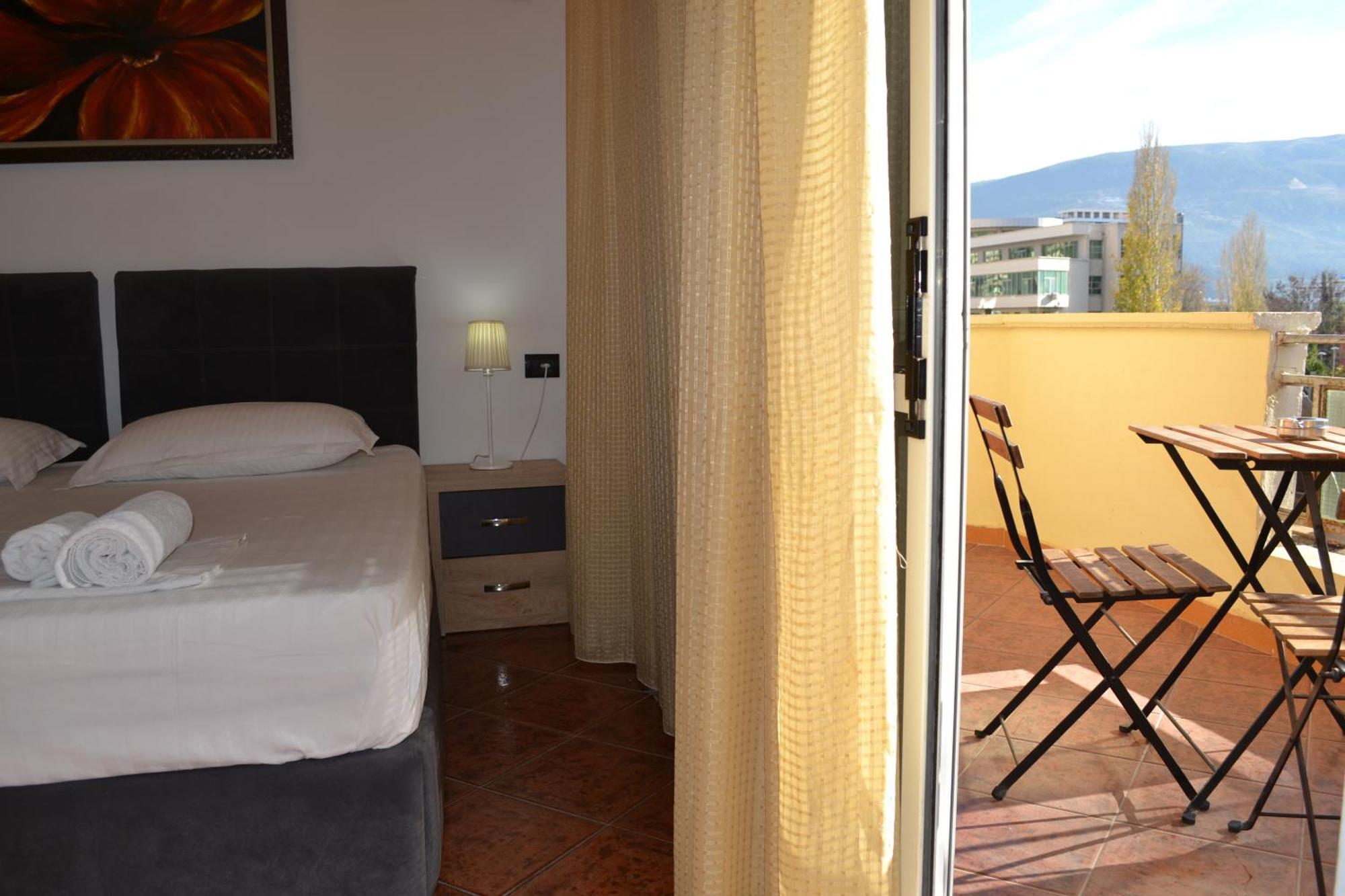 Central 5 Bedrooms Apartment Partial Seaview Vlore Luaran gambar