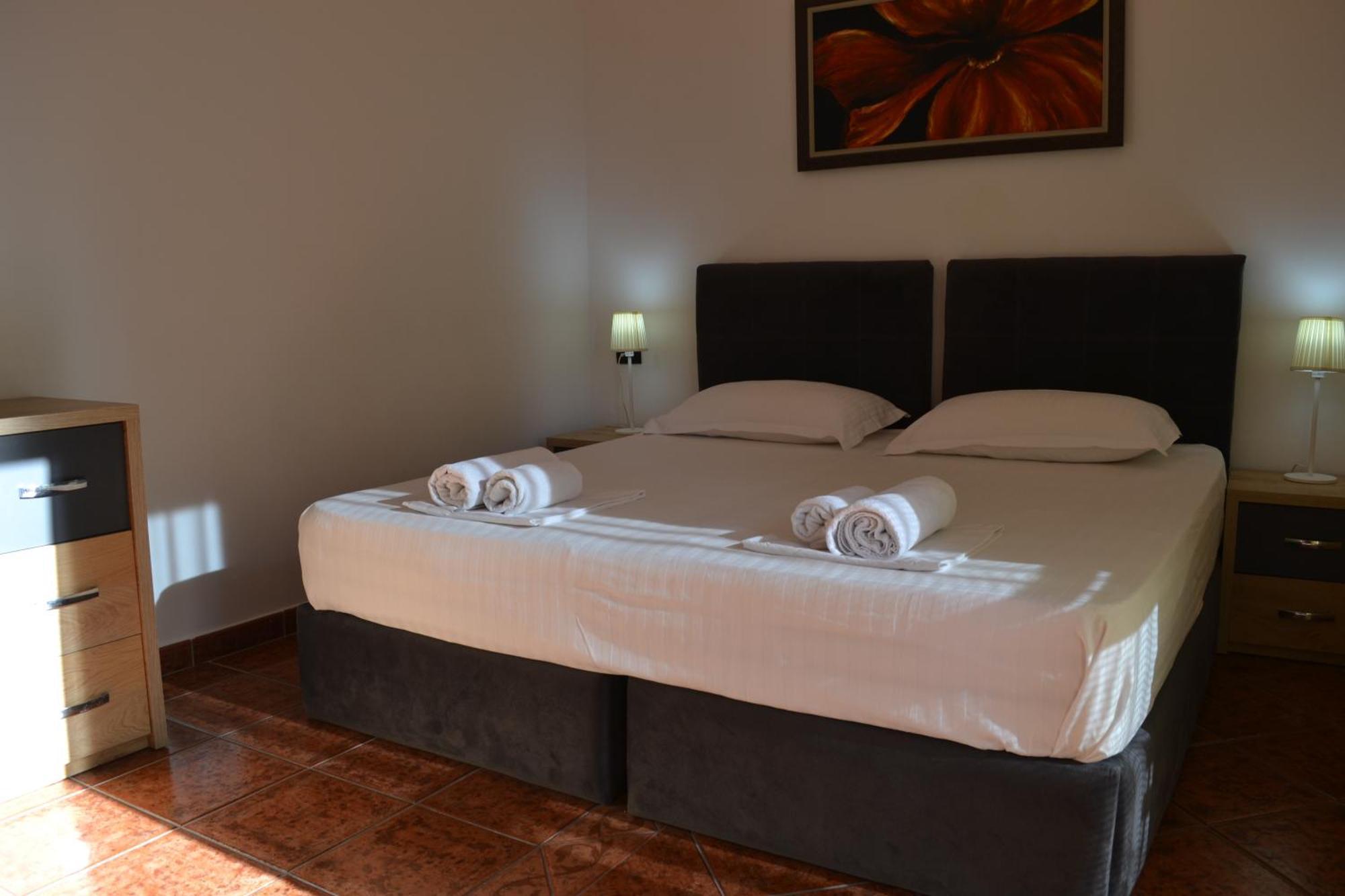 Central 5 Bedrooms Apartment Partial Seaview Vlore Luaran gambar